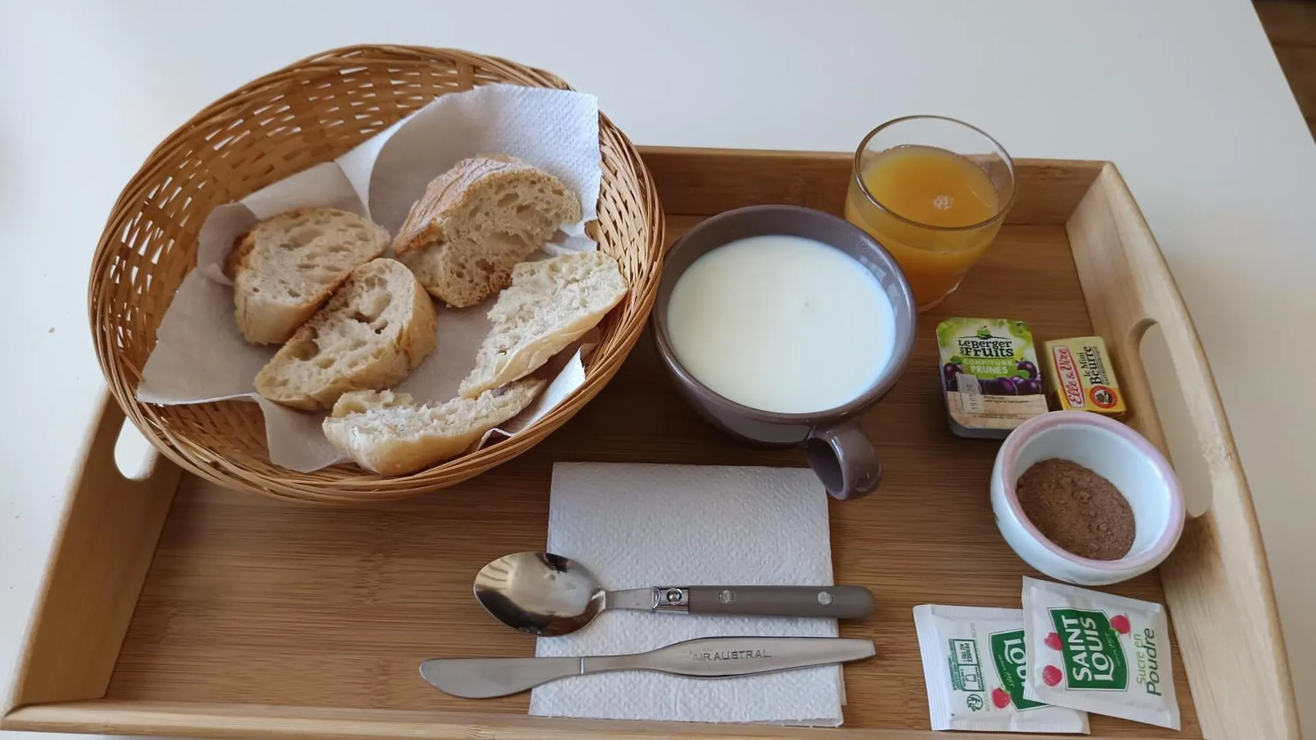 Ainapat Bed and Breakfast Carmaux