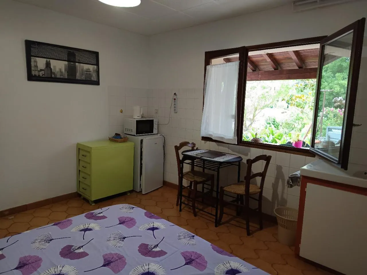 Ainapat Bed and Breakfast Carmaux